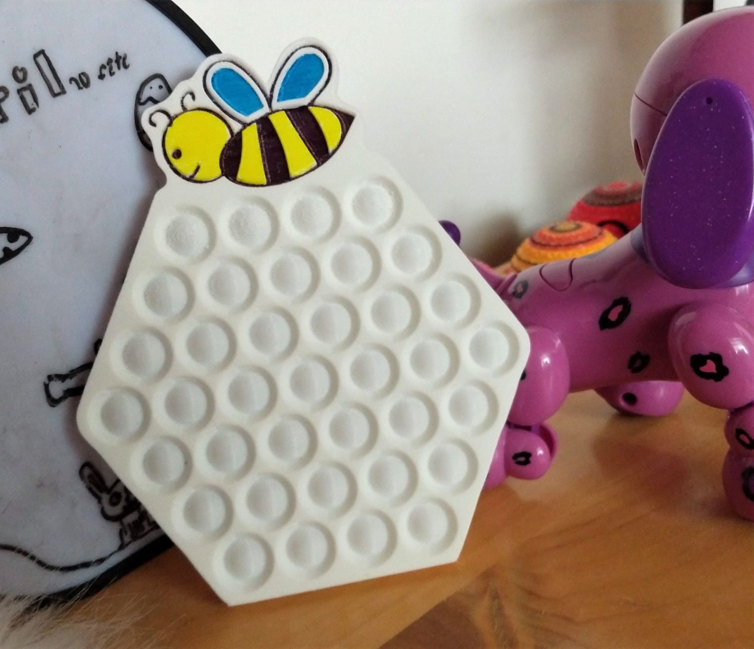Pop fidget for flexible filament