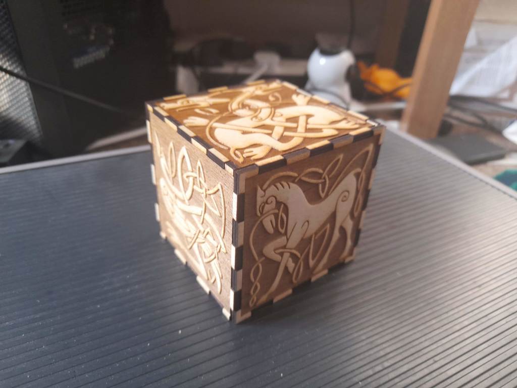Celtic box for laser cutting