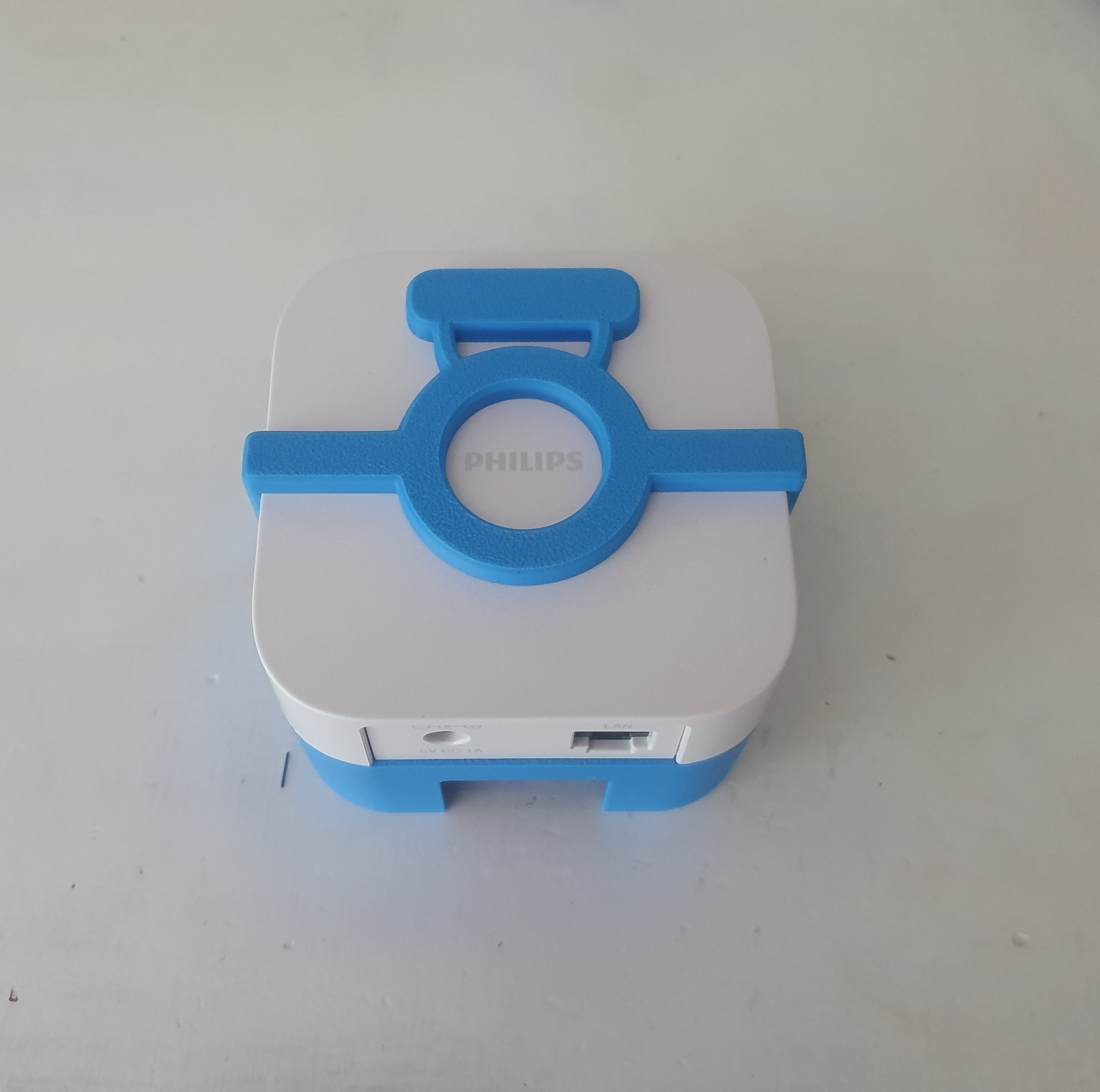 Philips Hue Bridge socket mount with shortened pins & LED cover