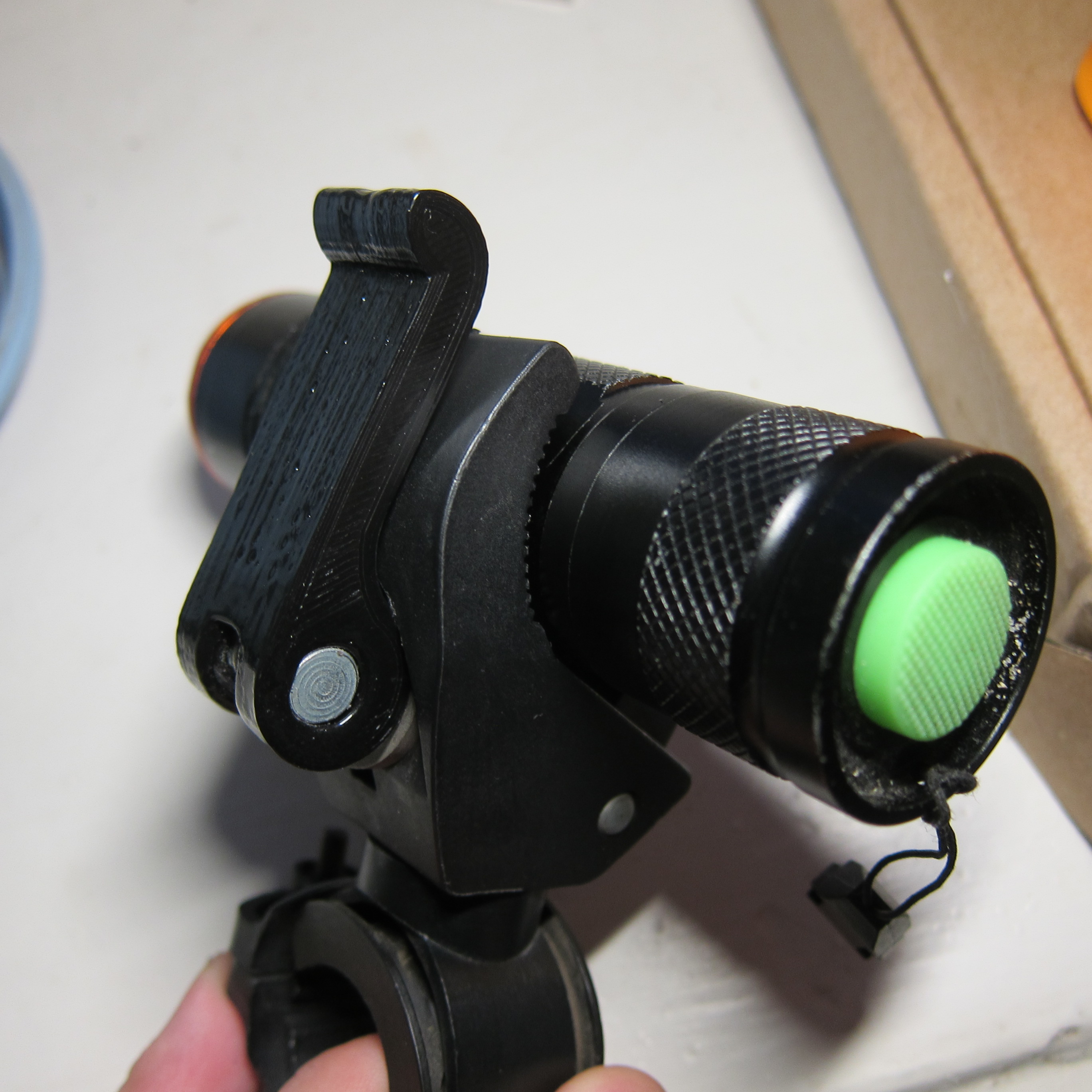 Quick lock lever for repair