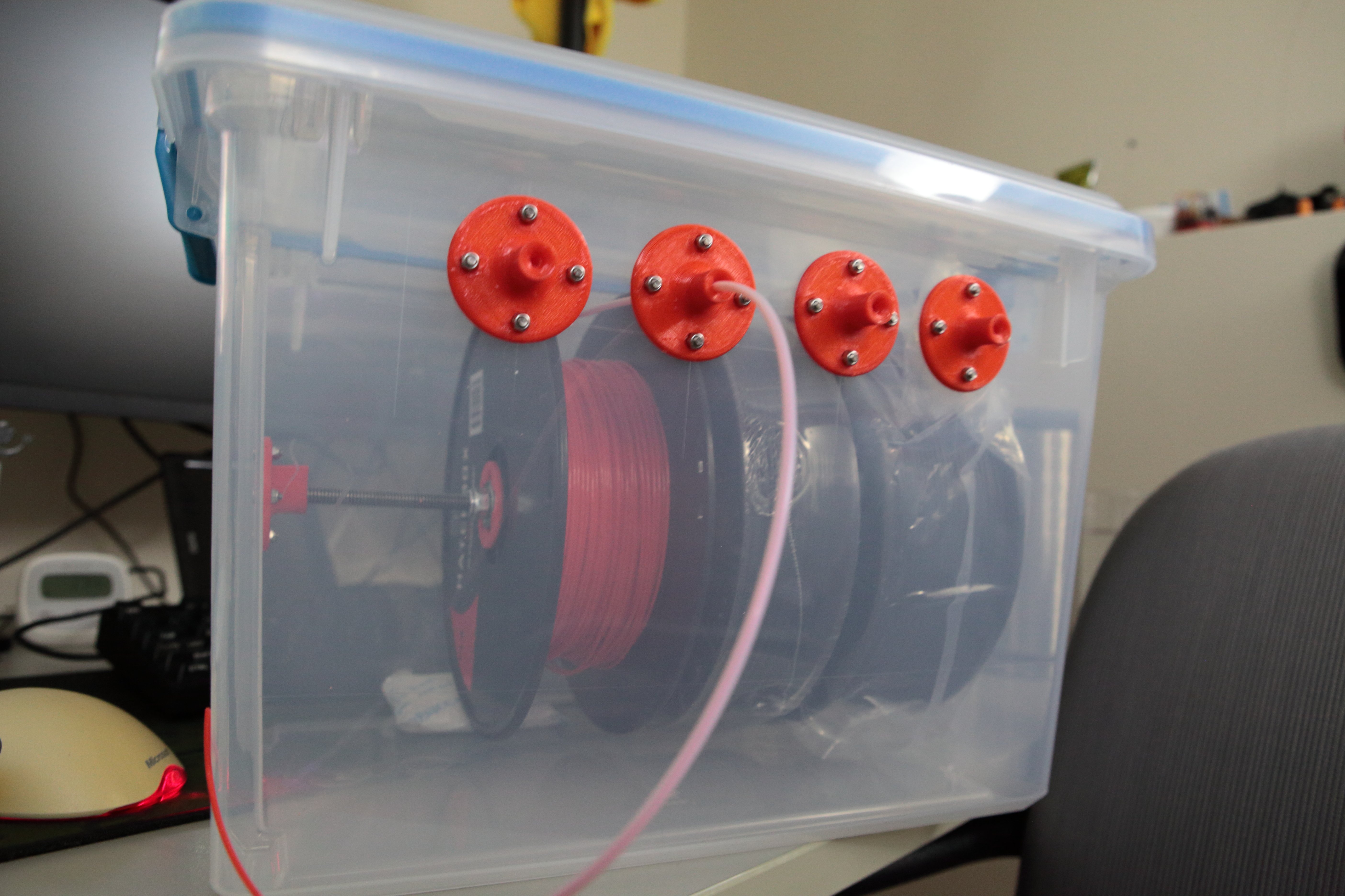 Filament dry box for 3-4 spools of filament