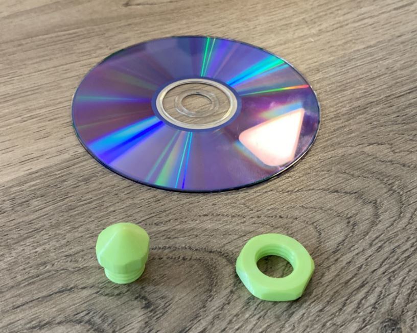 CD/DVD spinning top