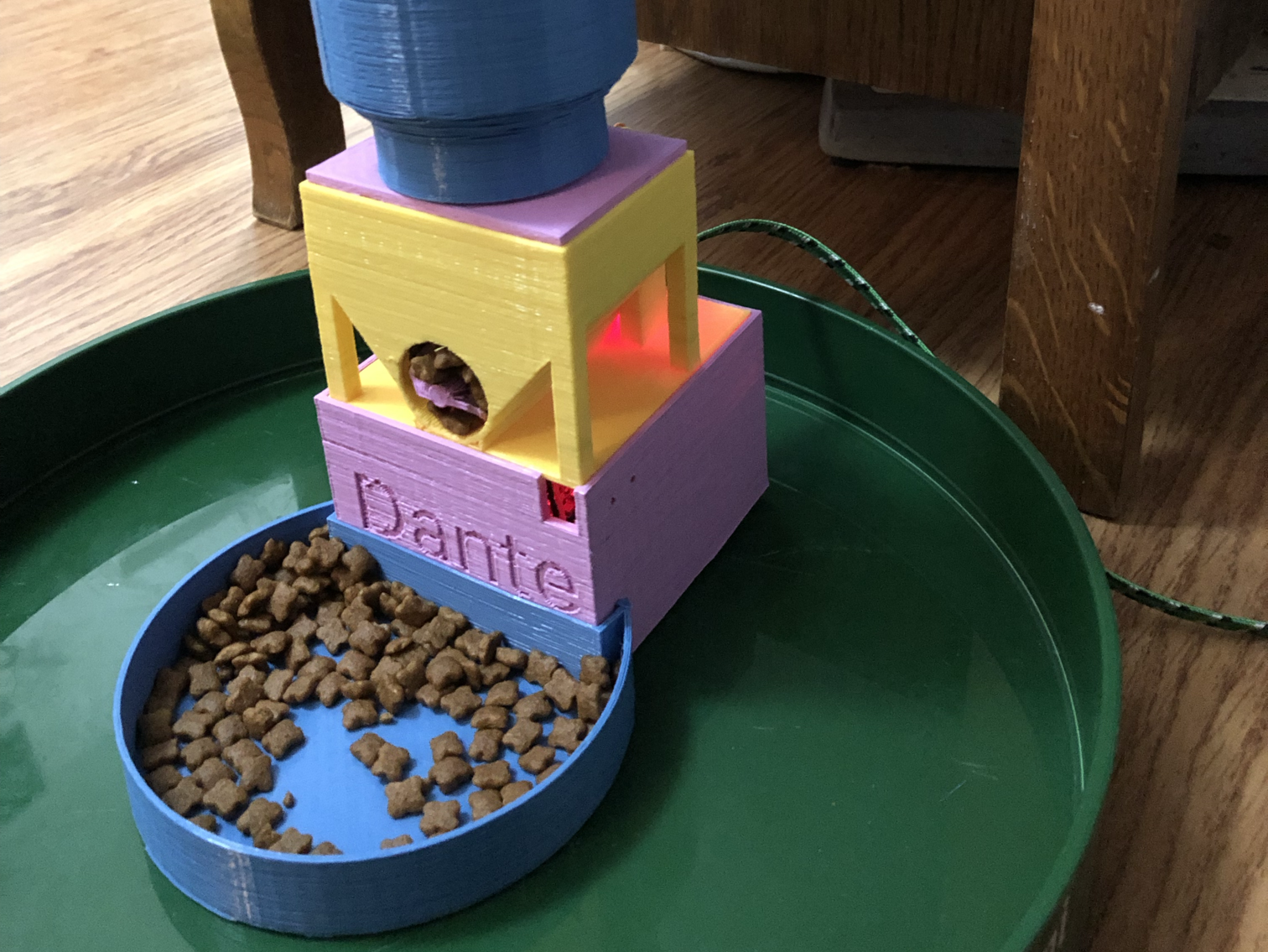 Pet feeder