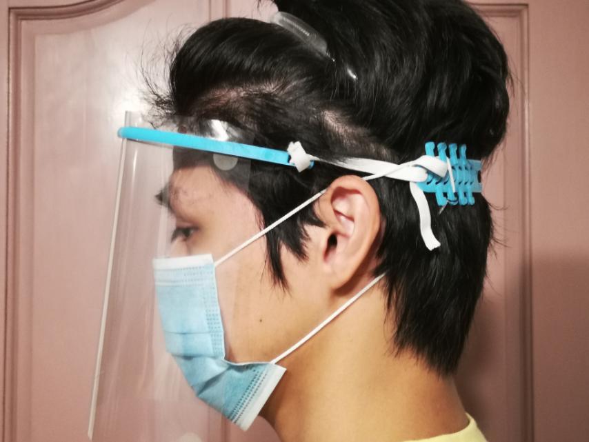Surgical Mask Earsaver plus Faceshield Strap in one . Note: Click Thing Files link below to download STL