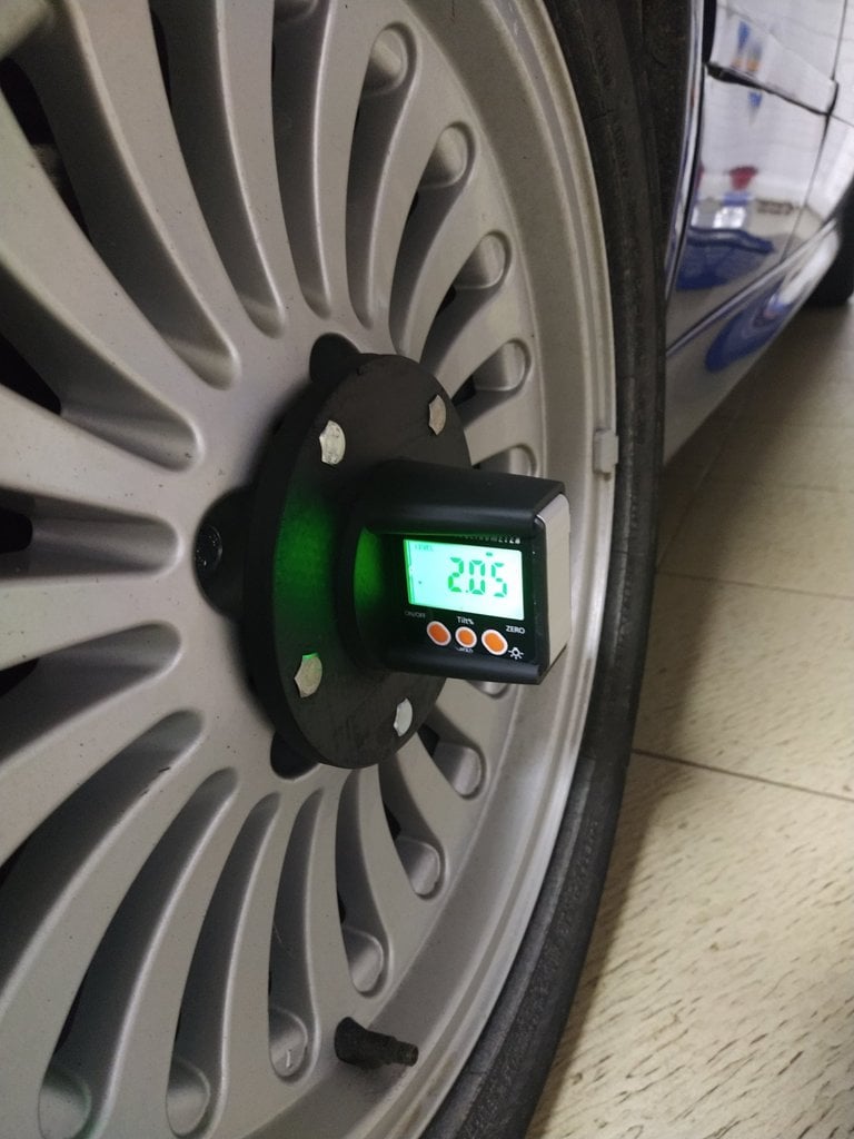 Wheel allignment camber gauge
