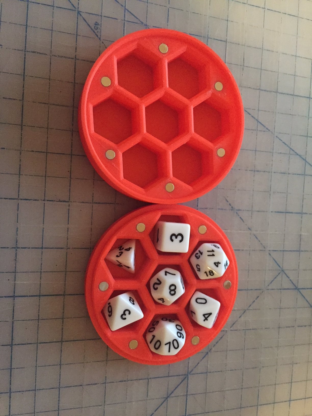 Round Dice Holder
