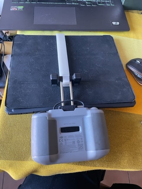 DJI controller ipad holder Tablet holder 14 inch. Ipad Pro with case. 