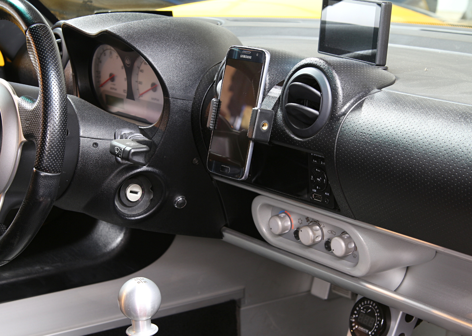 Phone mount for Lotus Elise/Exige