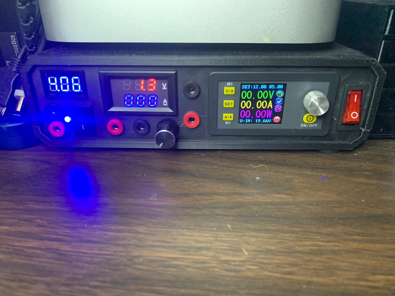 DC Power Supply With Charger