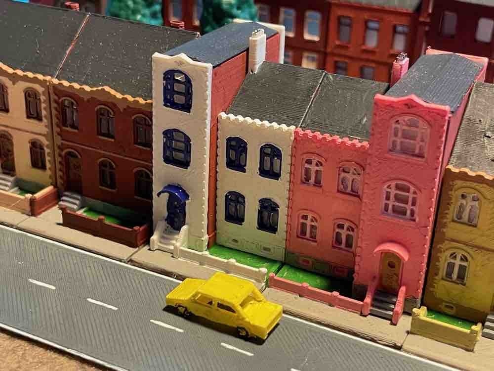Urban building 11 - town house (z-scale)