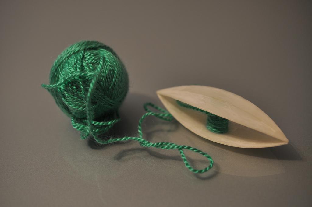 Tatting shuttle