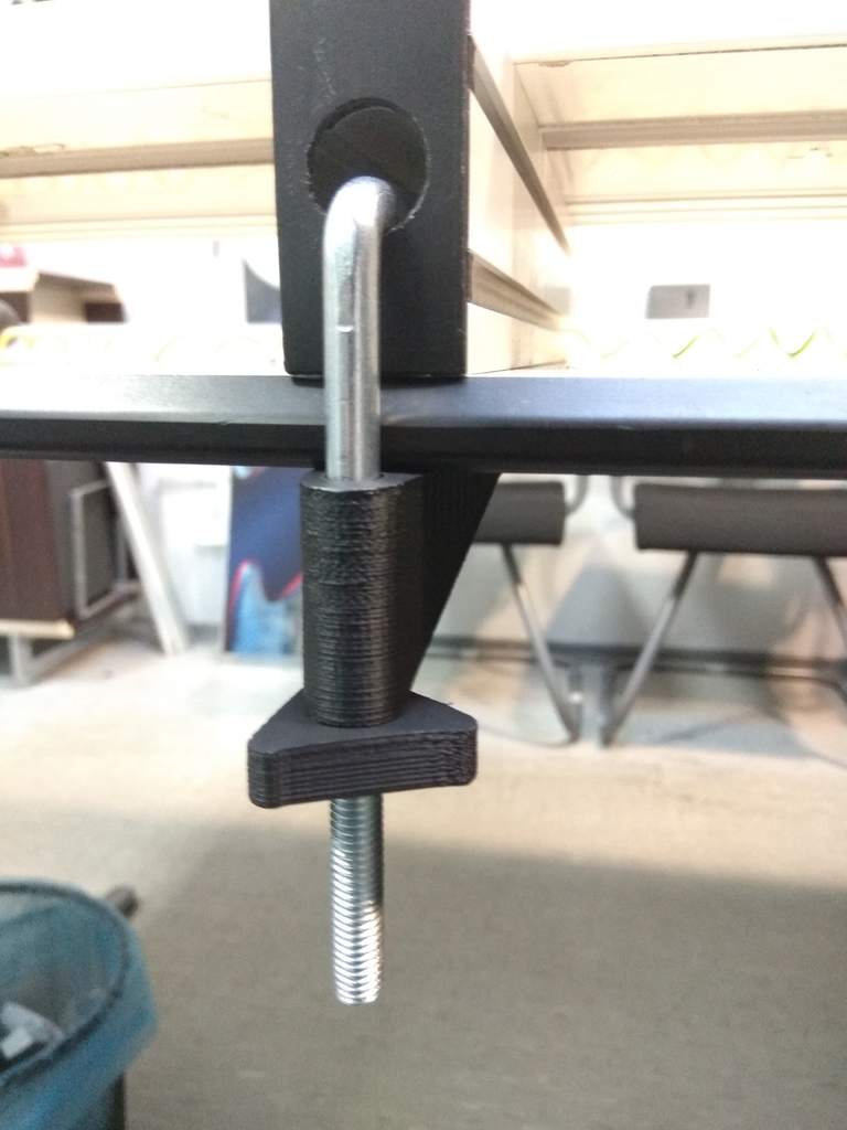 Simple clamp from an anker.