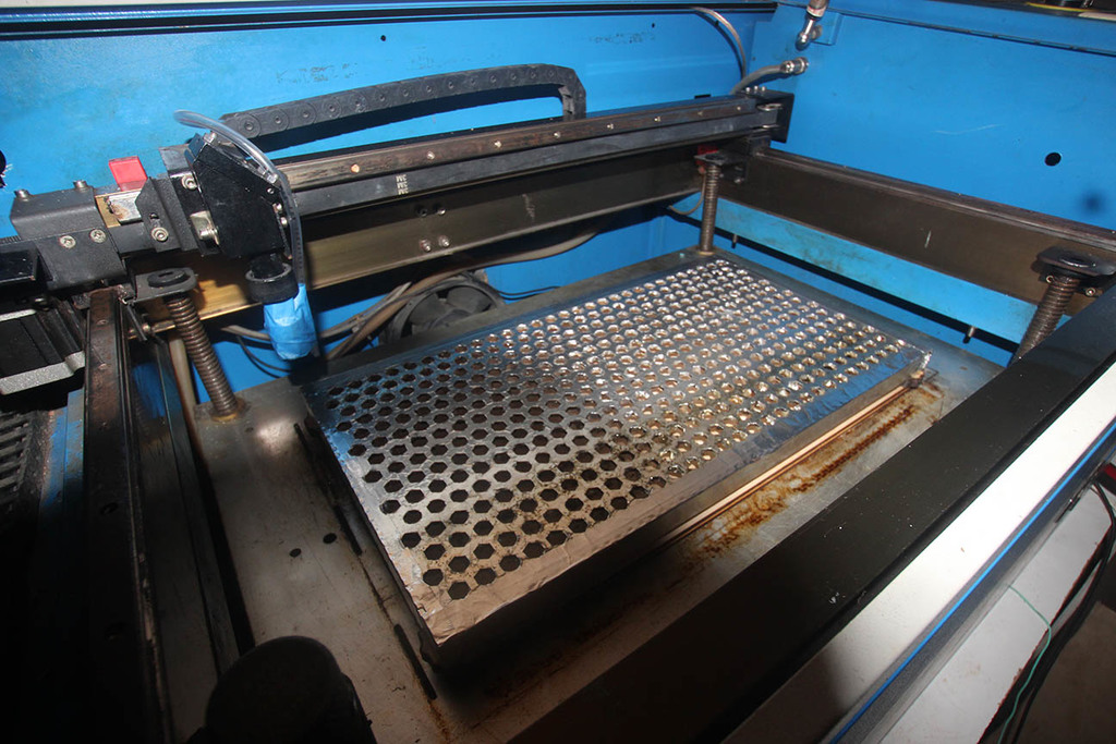 Leveling Honeycomb Table for Laser Cutter