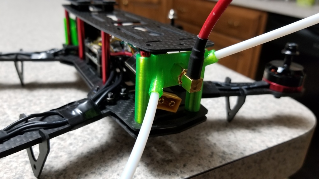 Antenna mount for 250 size quad
