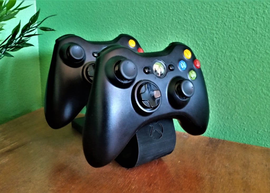 Dual Xbox 360 Controller Stand