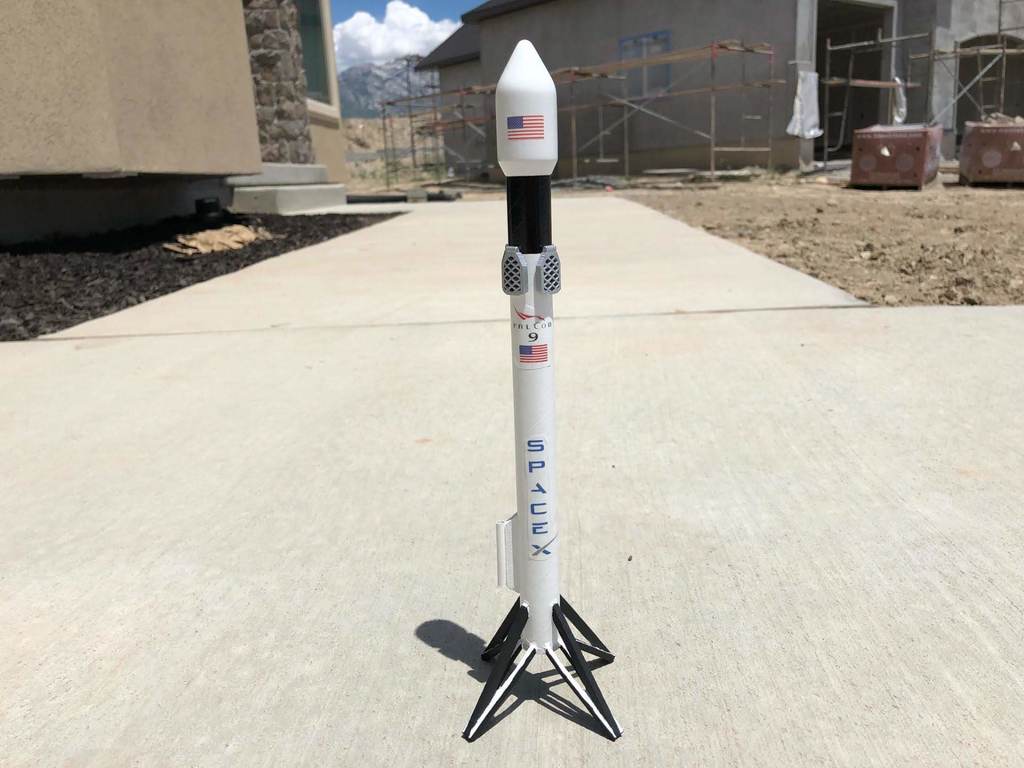 Falcon 9 Model Rocket