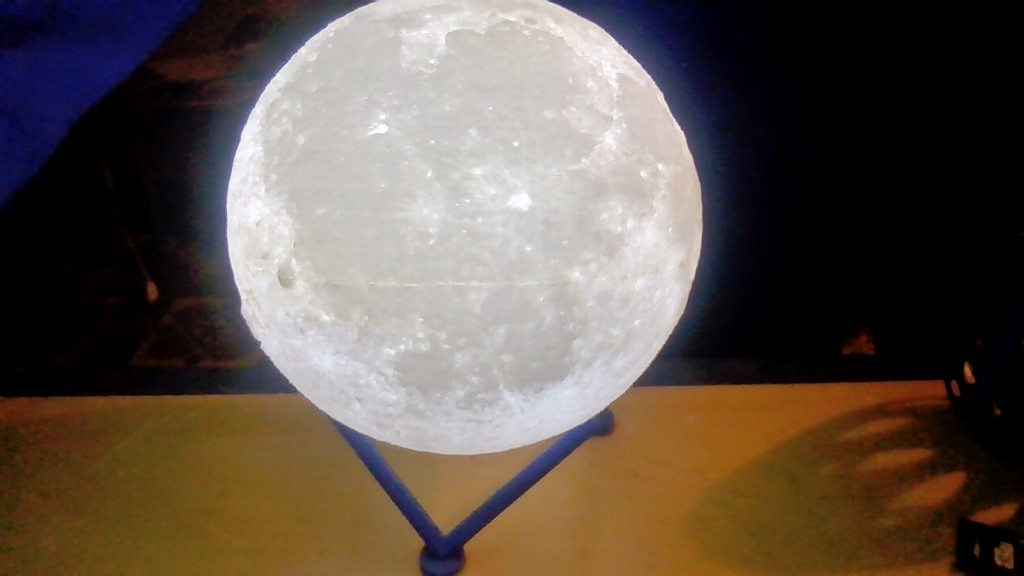 3d printed moon stand
