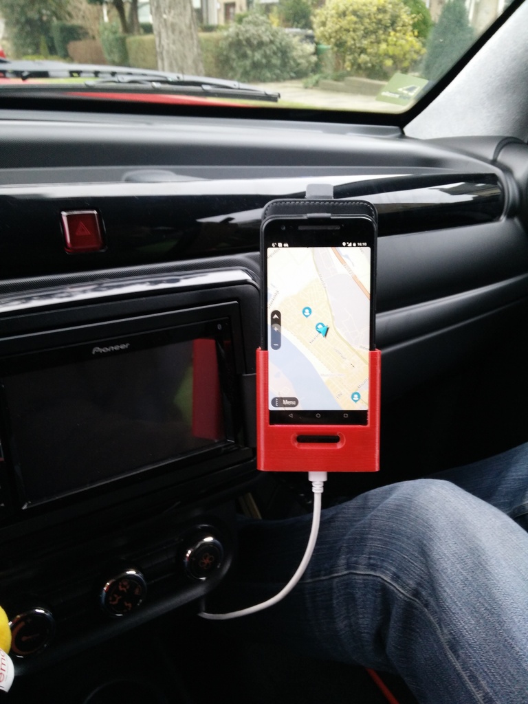 Nexus 5X car holder for flip case and with charger 