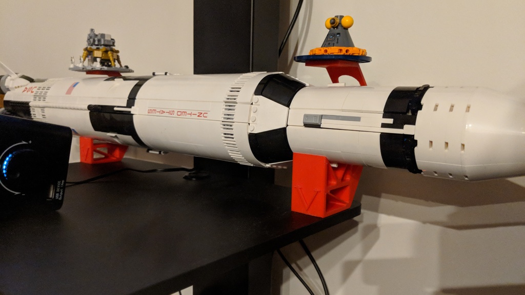 Lego Saturn V Stands w/ Overhang