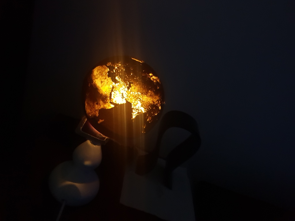 Lithophane Globe Lamp, night time 