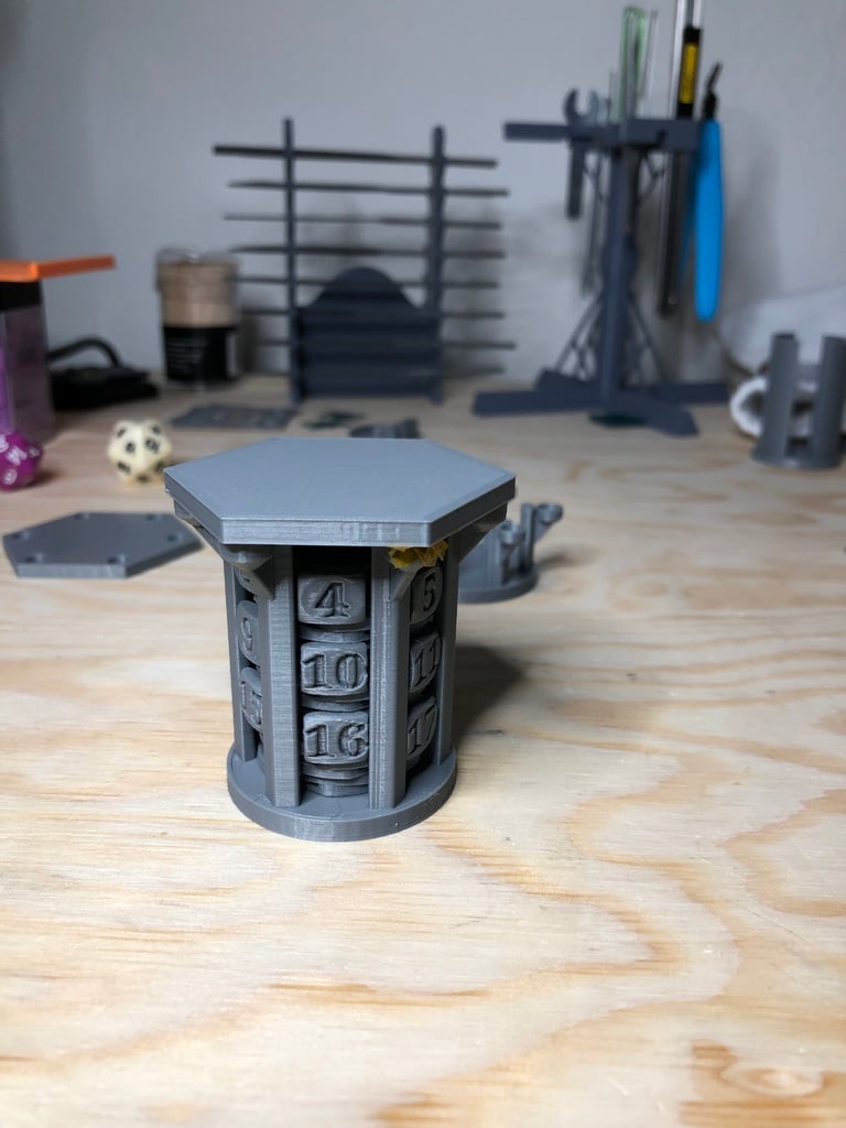 Holder for D&D Initiative Tracker for 28mm Miniatures