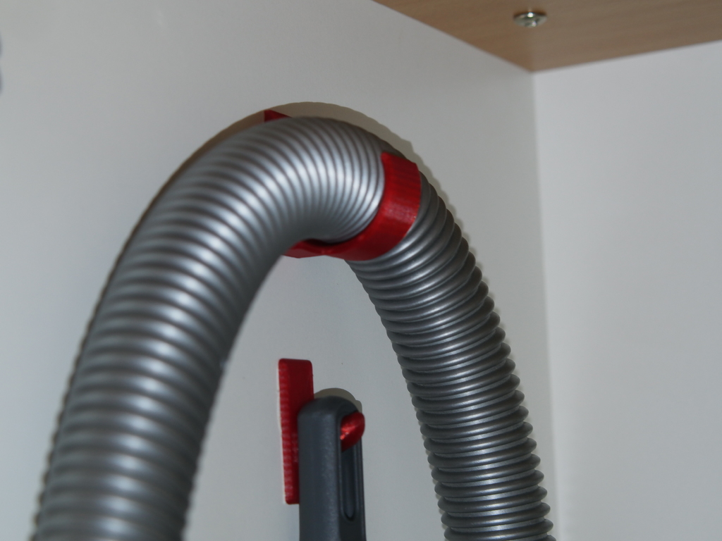 Vacuum cleaner hose (40mm) wall/closet mount
