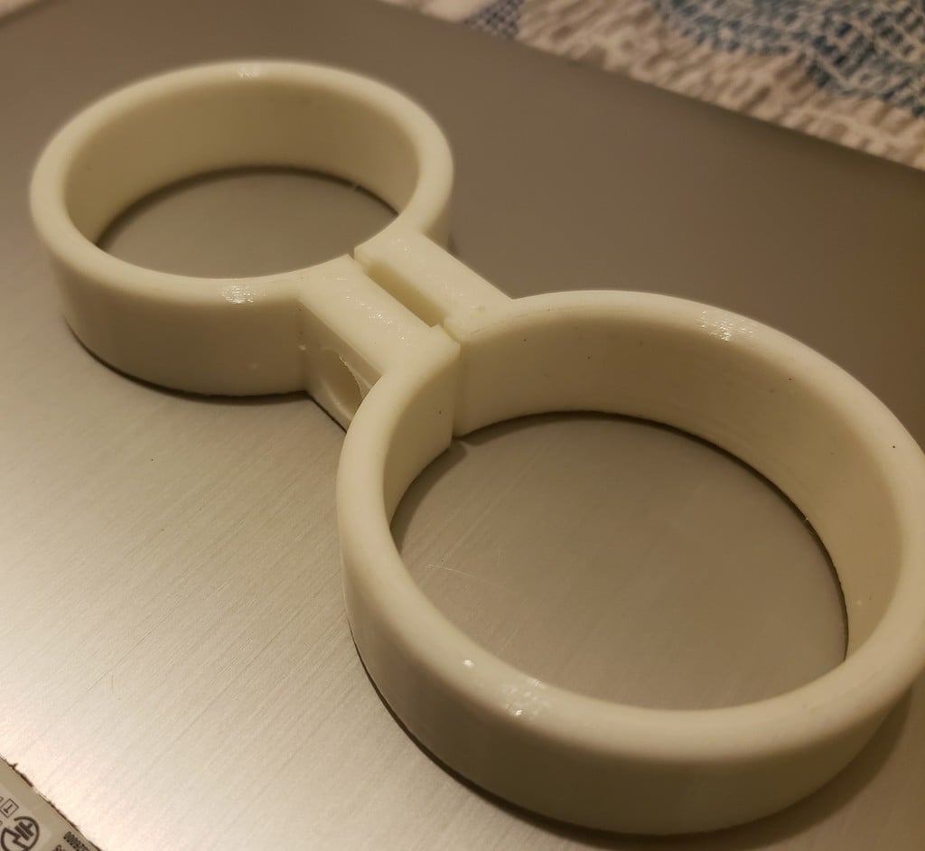 Flexible handcuffs with smooth borders