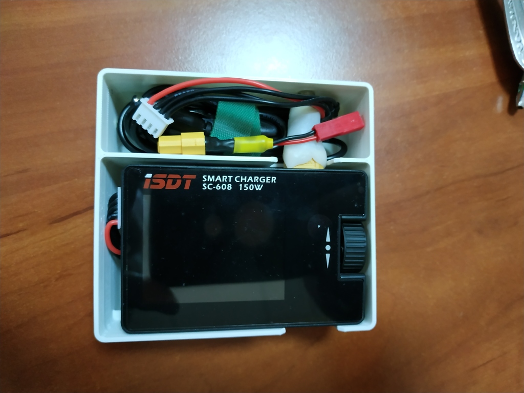 ISDT SC-608 box