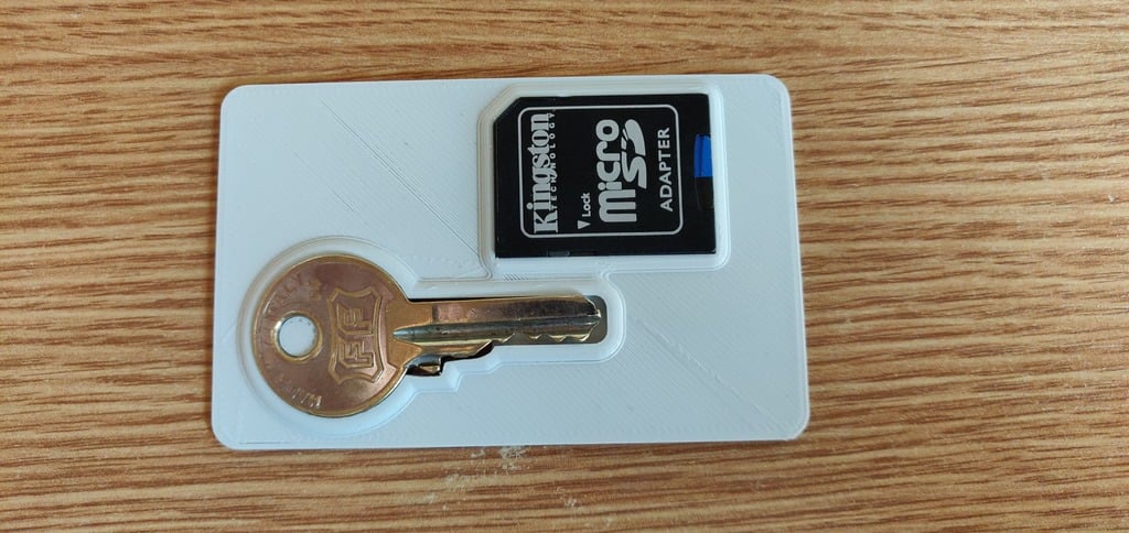 Key and key+card adapter for wallet 