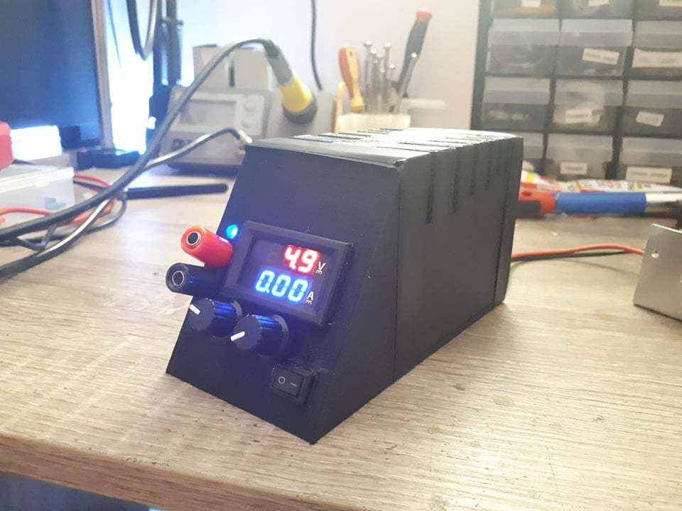 Variable Lab Bench Power Supply