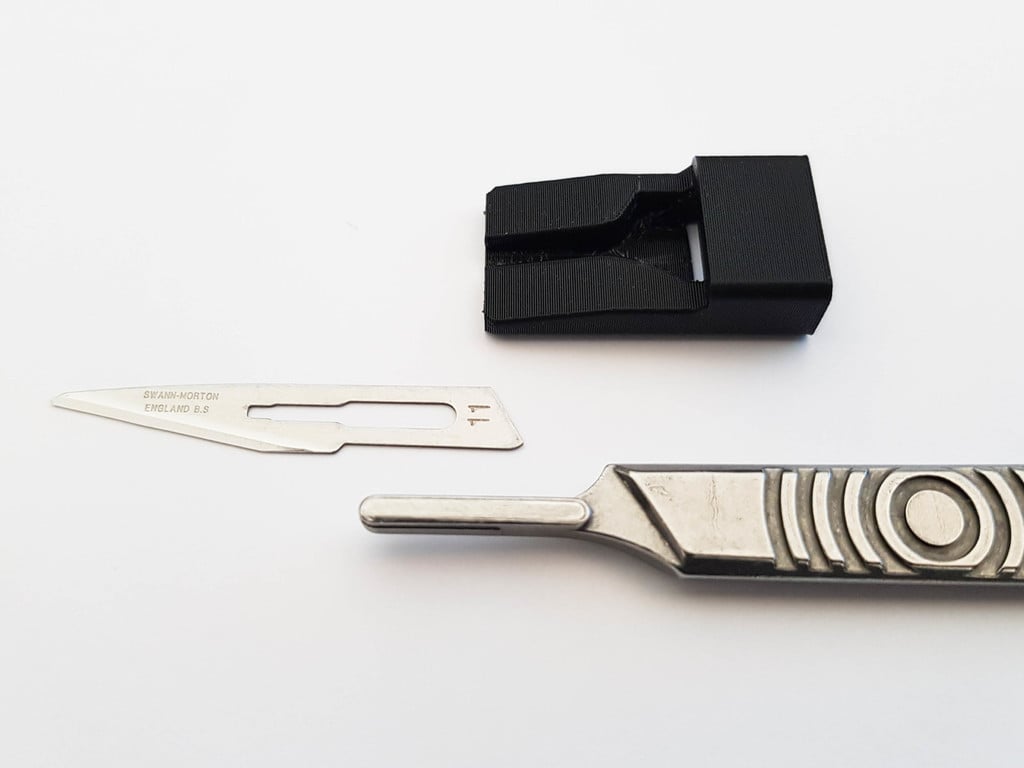 Swann Morton scalpel blade extractor (single and box)