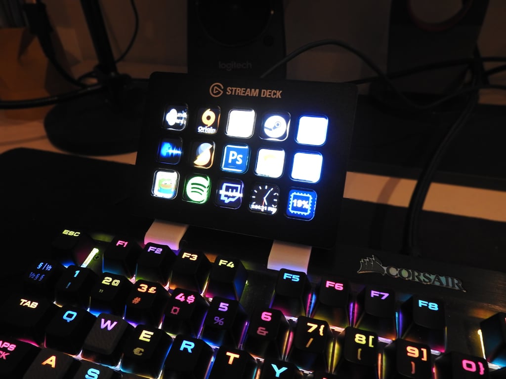 Stream Deck Keyboard Holder (Corsair K70 & K95 Platinum)
