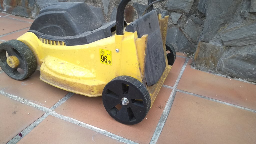 Wheels for lawn mower