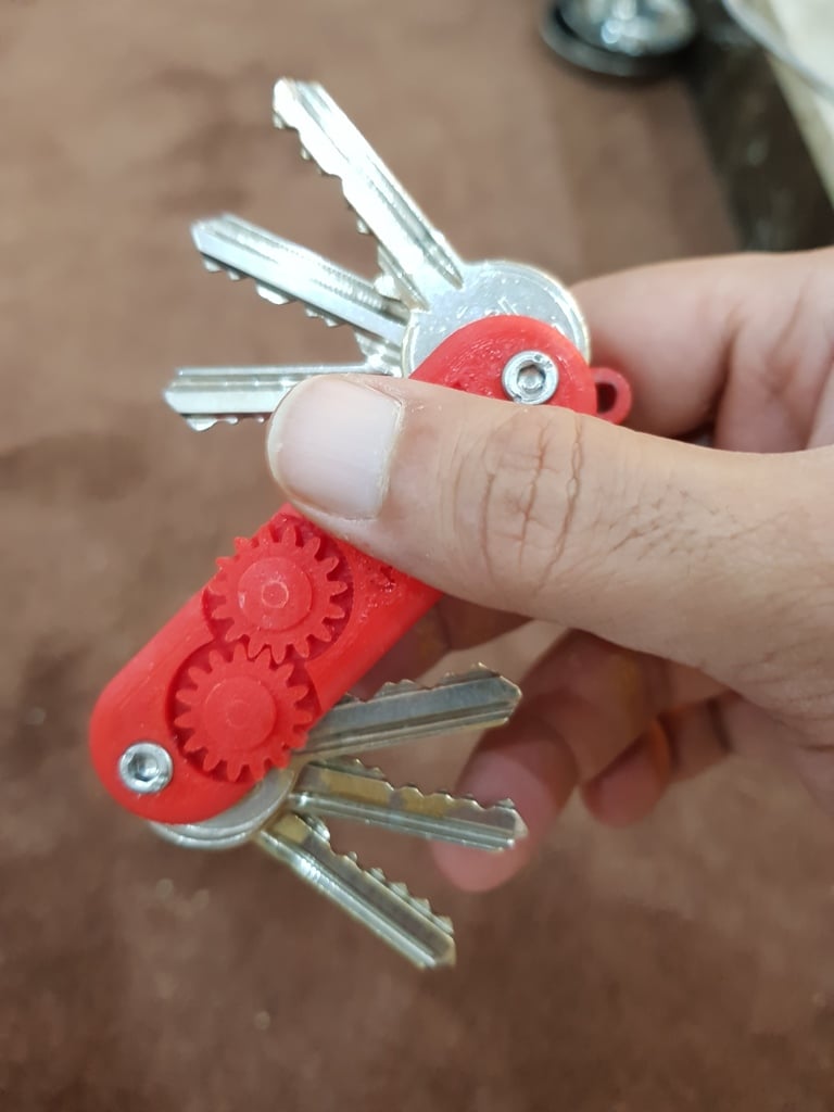 Fidget Swiss army keychain