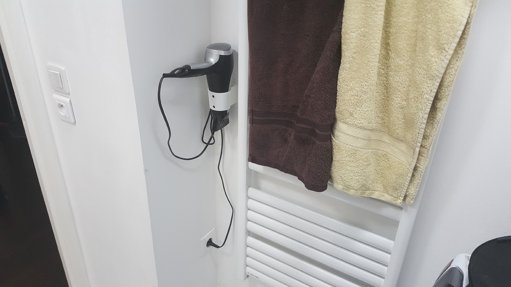 Hair dryer holder
