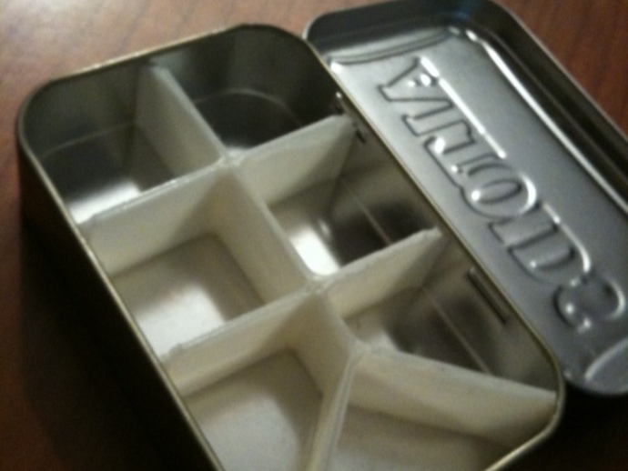 7 Segment Divider - Altoids Tin - Daily Pill Container