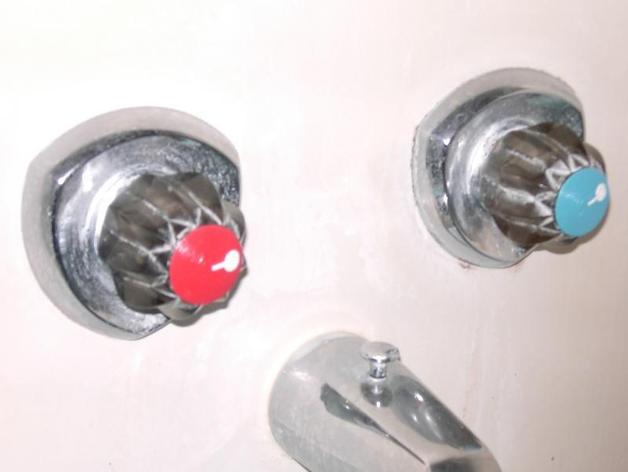 Bath tap pointer caps