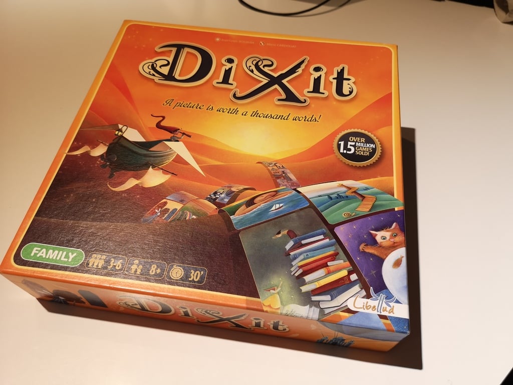 Dixit Boardgame organizer insert for sleeved cards