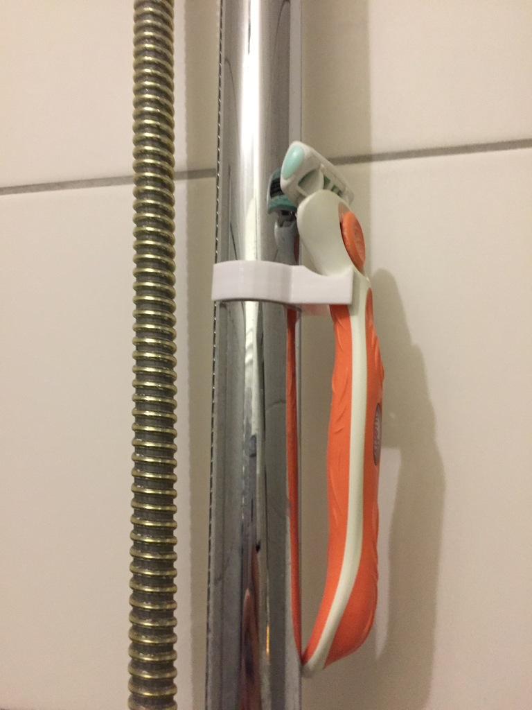 Customizable Razor Shower Clip