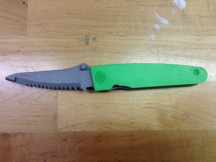 Liner Lock Pocket Knife w/serrated