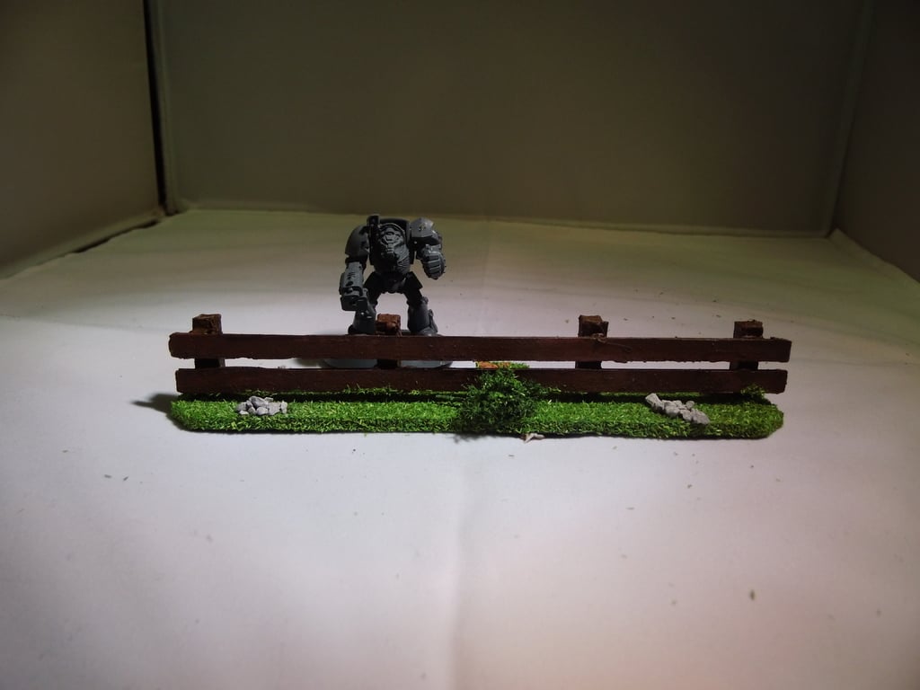 28 mm warhammer scale - simple wooden fence