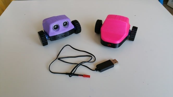 QuickyBot - Small robot based on an arduino Nano board whith bluetooth and ultrasonic sensor