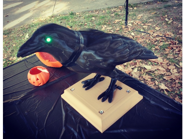 Halloween Crow w/LED eyes and base