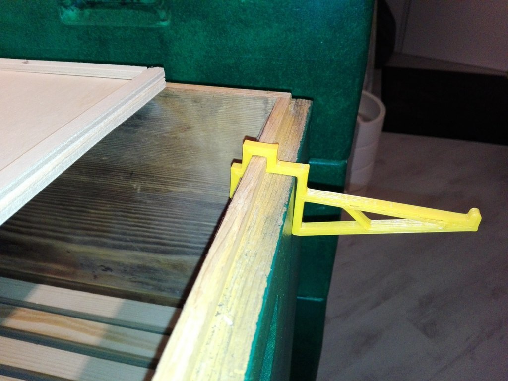 Beehive frame holder - DNM Wood 