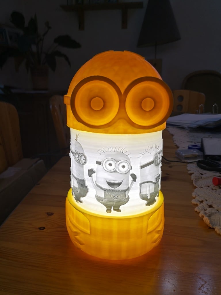 minion lamp with led lighting