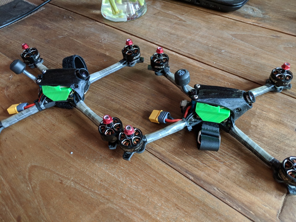 Skull and Drones Nova Lendenschurz