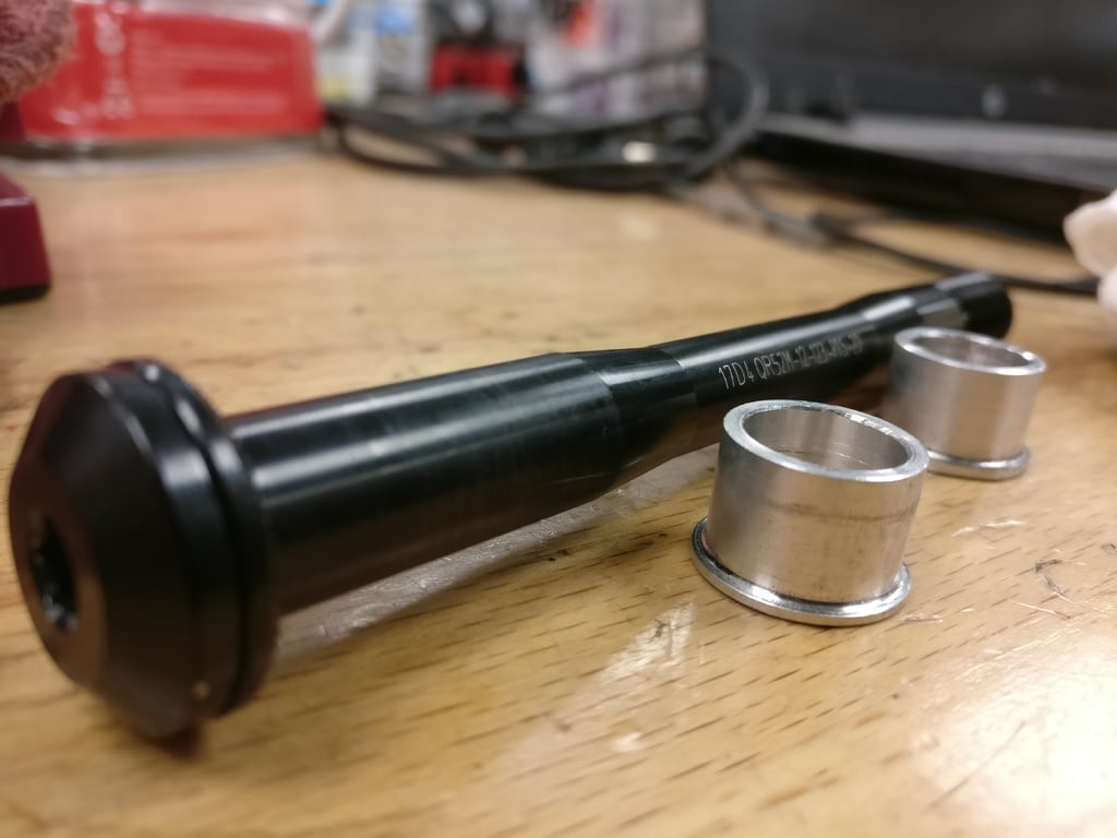15 to 12 mm thru-axle skewer insert
