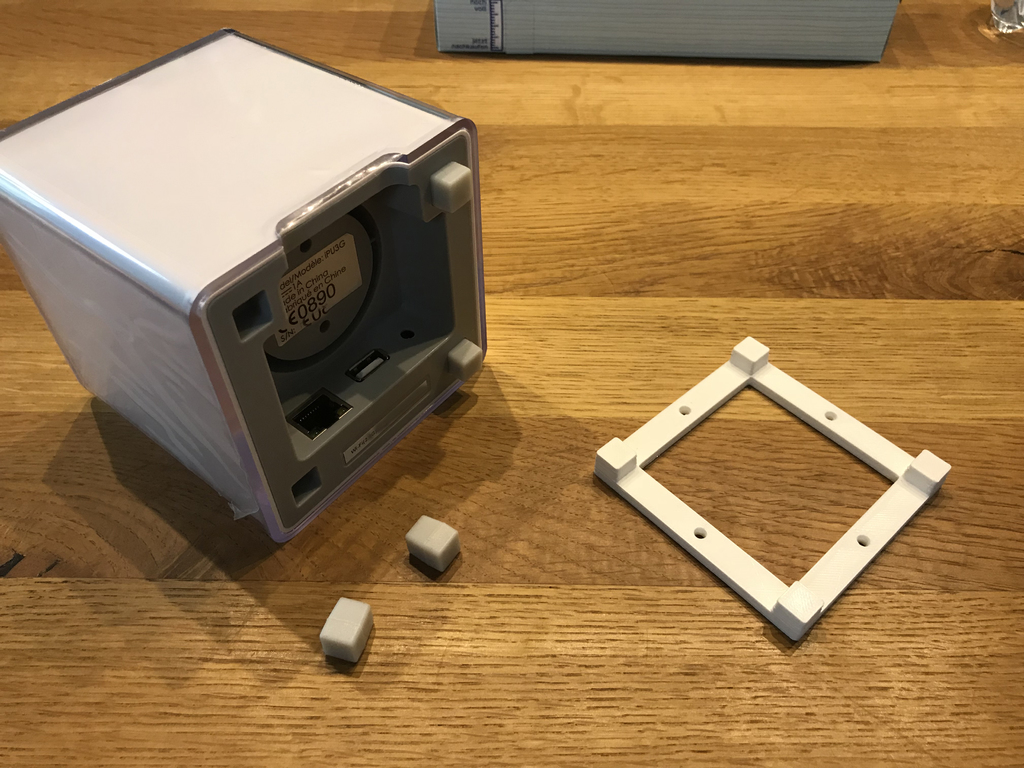 ISmartAlarm Cube invisible wall mount