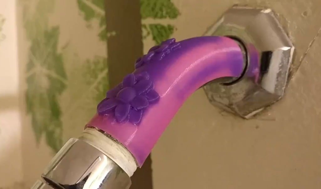 Shower pipe cover (for color change PLA)
