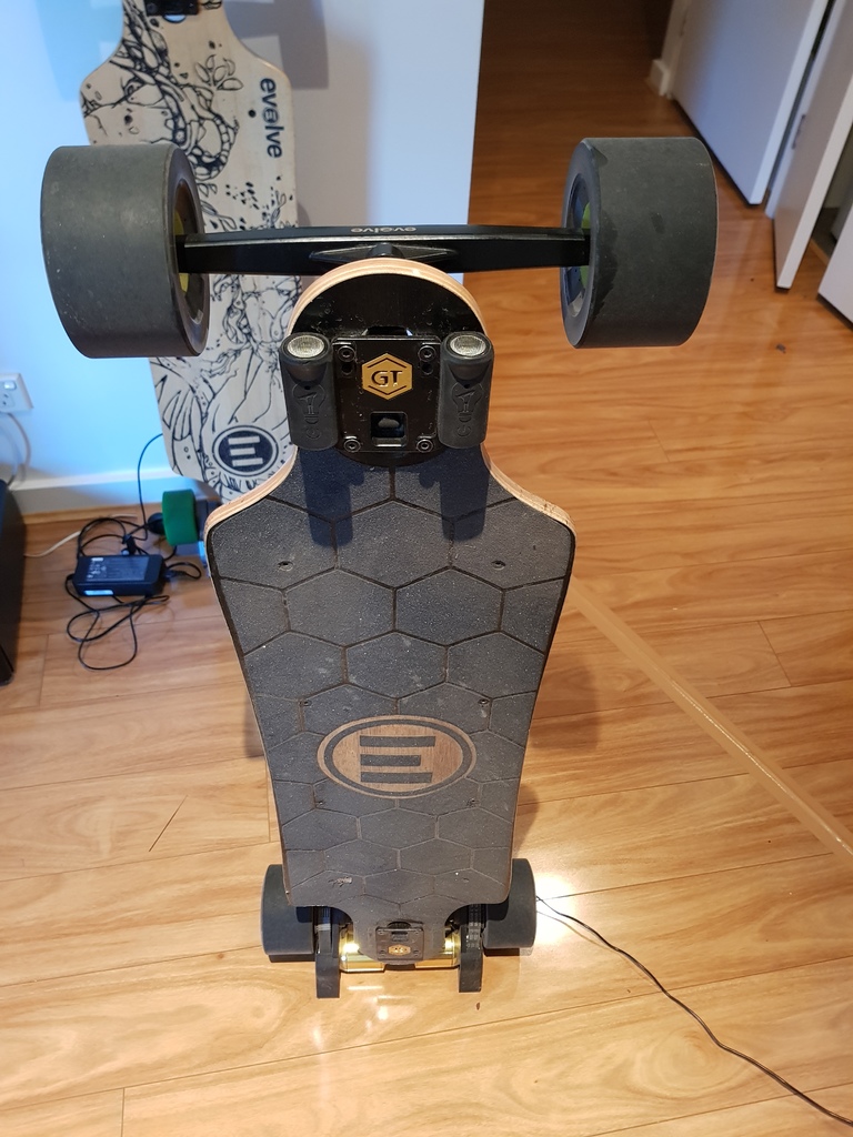 Evolve skateboard belt cover stand GTX 107mm